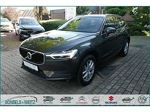 Volvo  D4 AWD MOMENTUM GEARTRONIC Panorama LED